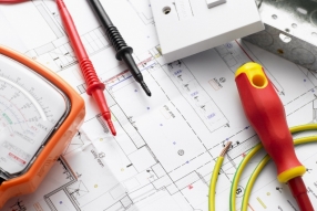 Commercial electrician, M&E contractor